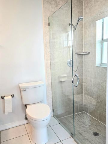 5912 NW 93rd Ter, Tamarac, FL 33321