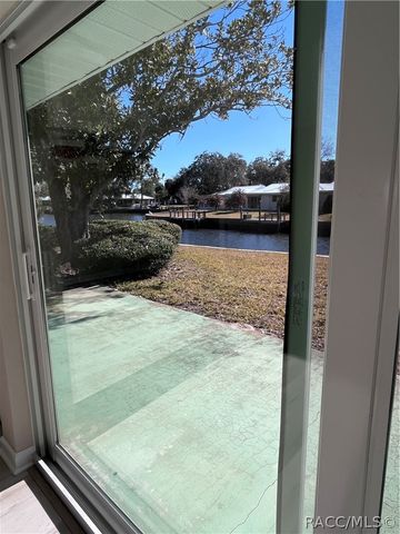 11249 W Bayshore Drive, Crystal River, FL 34429