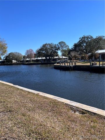 11249 W Bayshore Drive, Crystal River, FL 34429