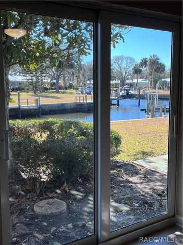 11249 W Bayshore Drive, Crystal River, FL 34429