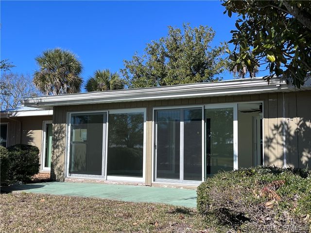 11249 W Bayshore Drive, Crystal River, FL 34429