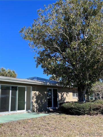 11249 W Bayshore Drive, Crystal River, FL 34429