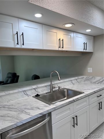 11249 W Bayshore Drive, Crystal River, FL 34429