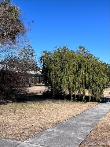 11249 W Bayshore Drive, Crystal River, FL 34429