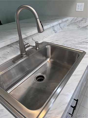 11249 W Bayshore Drive, Crystal River, FL 34429