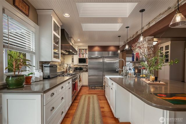 9225 Olympic View Drive, Edmonds, WA 98020