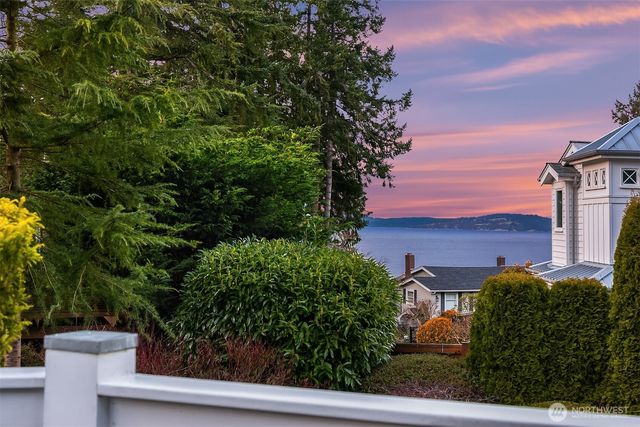 9225 Olympic View Drive, Edmonds, WA 98020