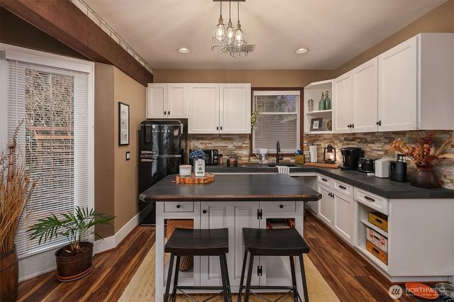 9225 Olympic View Drive, Edmonds, WA 98020