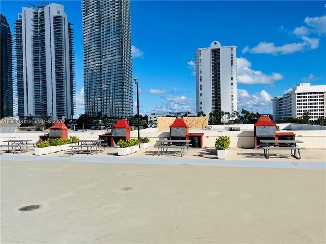 17021 N Bay Rd 318, Sunny Isles Beach, FL 33160