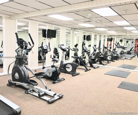 17021 N Bay Rd 318, Sunny Isles Beach, FL 33160