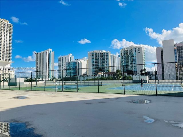 17021 N Bay Rd 318, Sunny Isles Beach, FL 33160