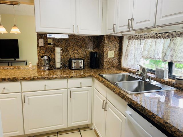 17021 N Bay Rd 318, Sunny Isles Beach, FL 33160