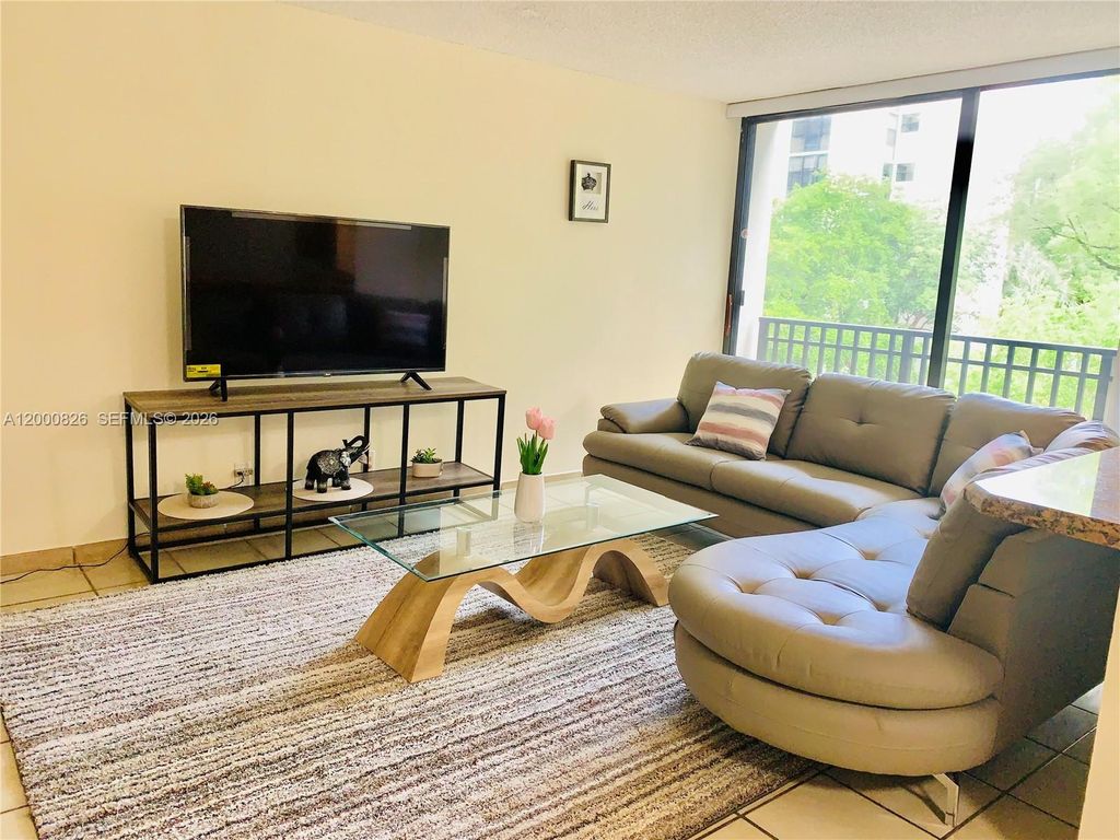 17021 N Bay Rd 318, Sunny Isles Beach, FL 33160