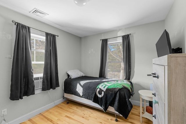 1597 Santuit-Newtown Rd, Barnstable, MA 02635