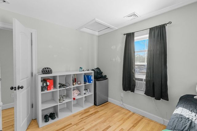 1597 Santuit-Newtown Rd, Barnstable, MA 02635