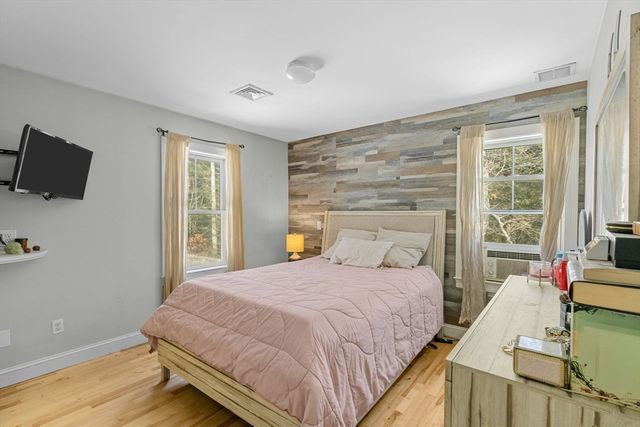 1597 Santuit-Newtown Rd, Barnstable, MA 02635