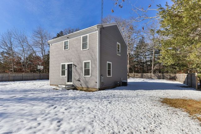 1597 Santuit-Newtown Rd, Barnstable, MA 02635