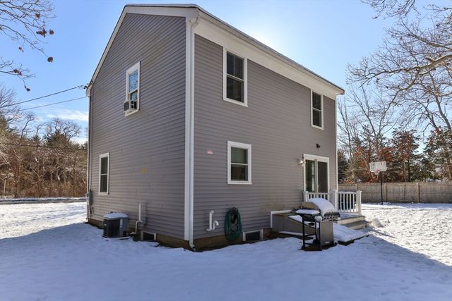 1597 Santuit-Newtown Rd, Barnstable, MA 02635