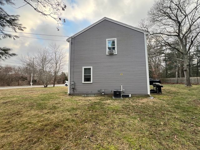 1597 Santuit-Newtown Rd, Barnstable, MA 02635