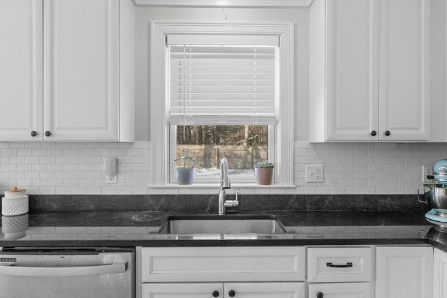 1597 Santuit-Newtown Rd, Barnstable, MA 02635