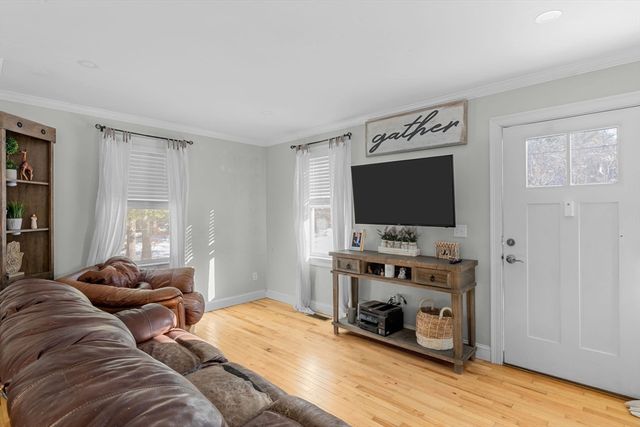 1597 Santuit-Newtown Rd, Barnstable, MA 02635