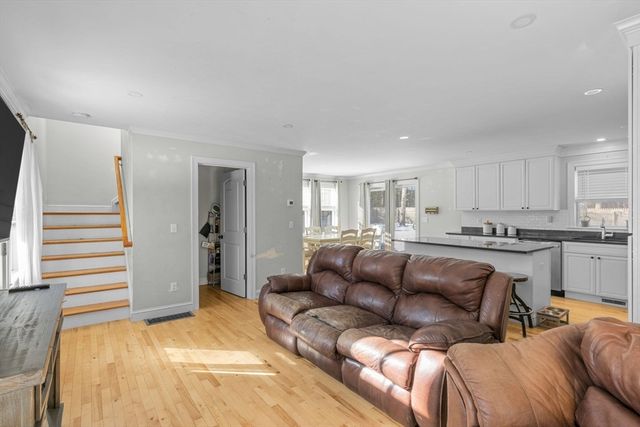 1597 Santuit-Newtown Rd, Barnstable, MA 02635