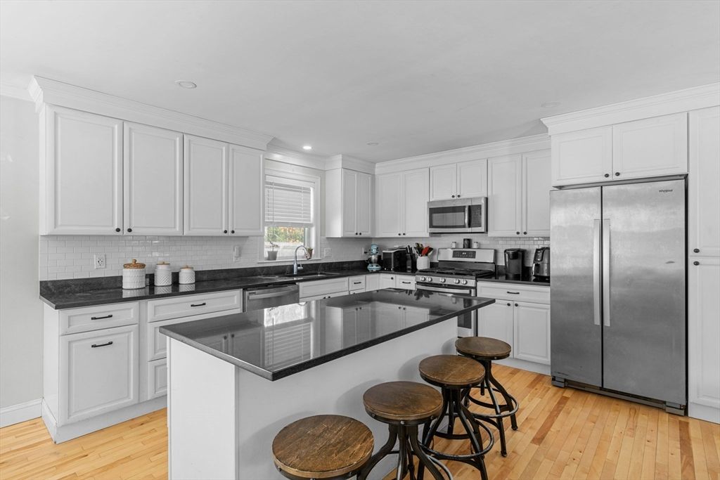 1597 Santuit-Newtown Rd, Barnstable, MA 02635