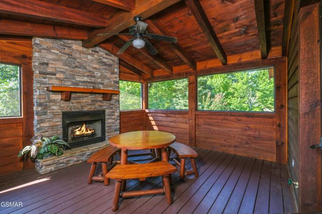 3764 Ivy Way, Sevierville, TN 37876