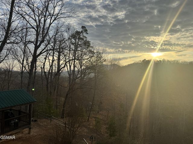3764 Ivy Way, Sevierville, TN 37876