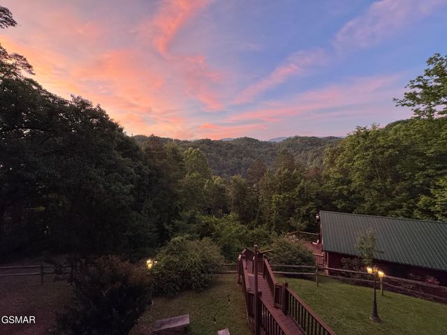 3764 Ivy Way, Sevierville, TN 37876