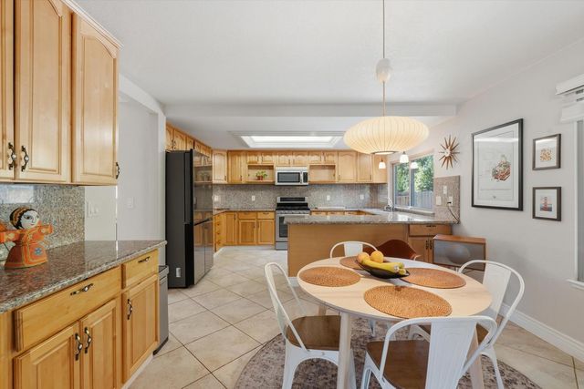 371 Rivertree, Sacramento, CA 95831