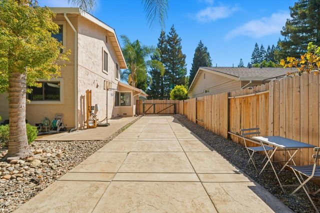371 Rivertree, Sacramento, CA 95831