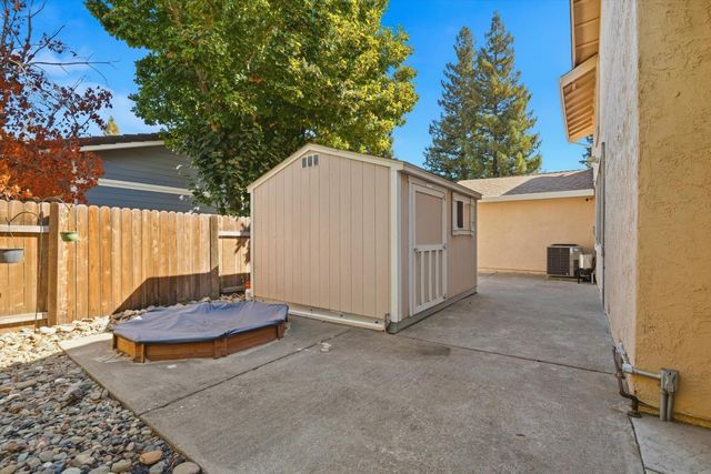 371 Rivertree, Sacramento, CA 95831