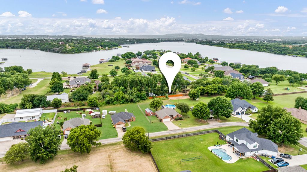 706 Janis Street, Granbury, TX 76049
