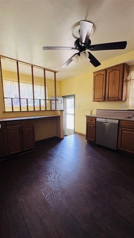820 S Venoy Road, Westland, MI 48186