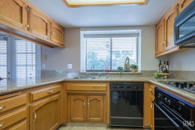 14001 San Lazaro Avenue, Bakersfield, CA 93314