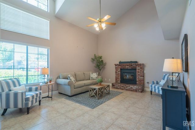 14001 San Lazaro Avenue, Bakersfield, CA 93314