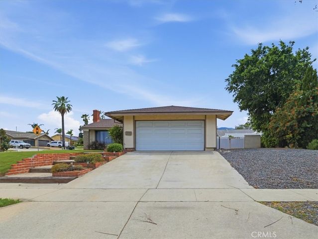 900 Cortez, Corona, CA 92882