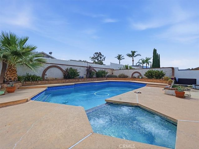 900 Cortez, Corona, CA 92882