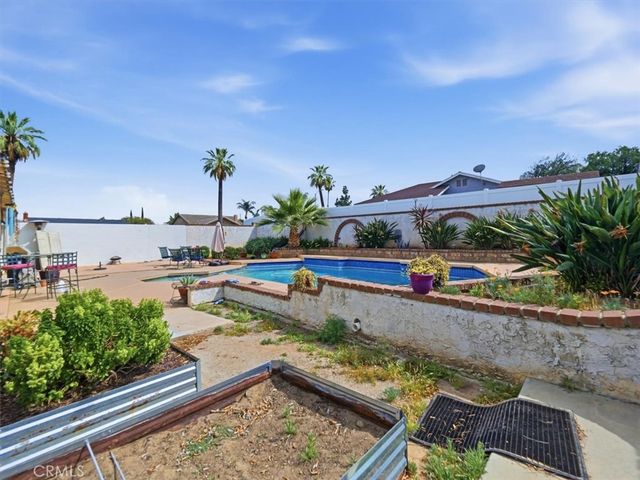 900 Cortez, Corona, CA 92882