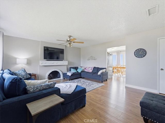 900 Cortez, Corona, CA 92882