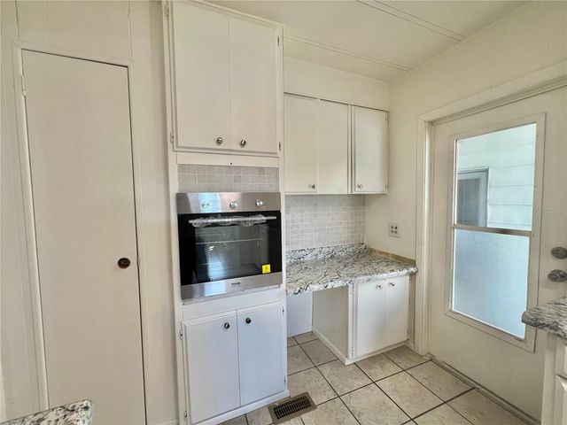 222 HAWTHORNE BOULEVARD, Leesburg, FL 34748