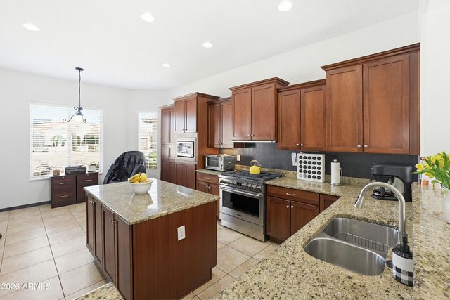 26657 W MOHAWK Lane, Buckeye, AZ 85396