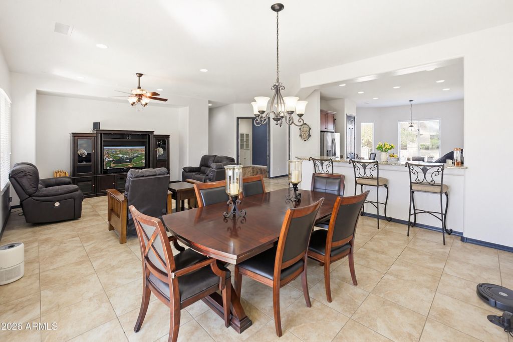 Image 12 of property listing at 26657 W MOHAWK Lane, Buckeye, AZ 85396