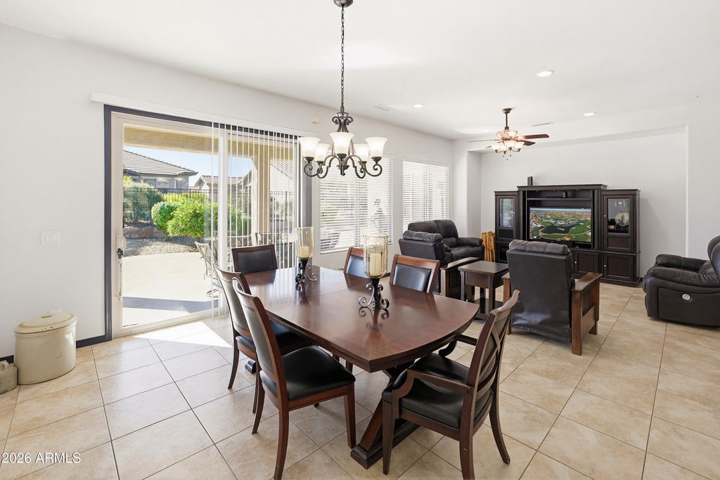 Image 13 of property listing at 26657 W MOHAWK Lane, Buckeye, AZ 85396