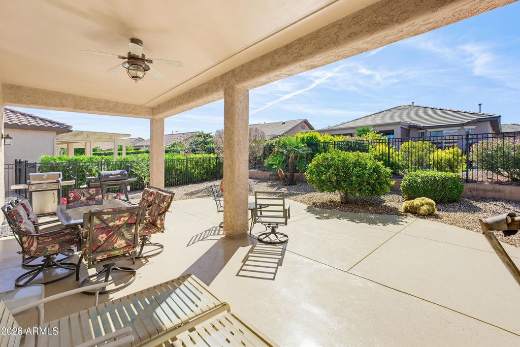 Image 32 of property listing at 26657 W MOHAWK Lane, Buckeye, AZ 85396