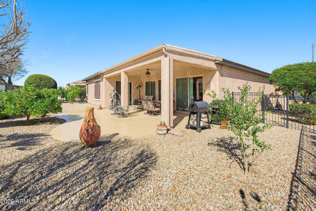 Image 35 of property listing at 26657 W MOHAWK Lane, Buckeye, AZ 85396