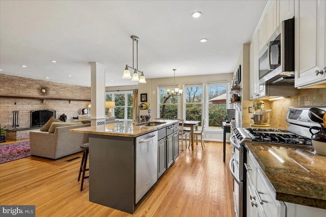 8812 MAXWELL DR, Potomac, MD 20854