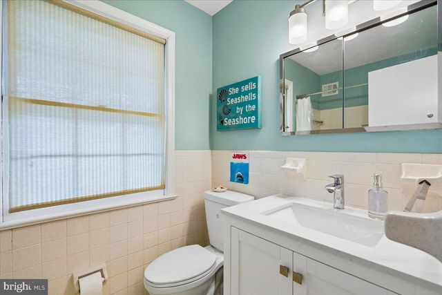 8812 MAXWELL DR, Potomac, MD 20854