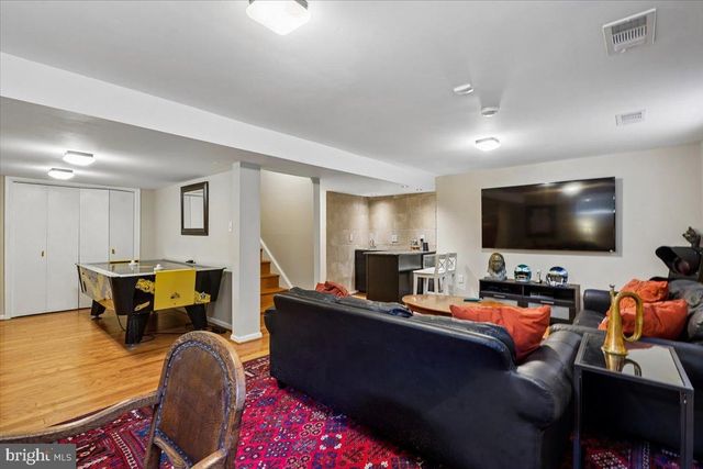 8812 MAXWELL DR, Potomac, MD 20854